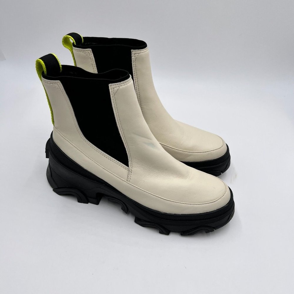 SOREL Brex Women's Chalk and Black Lug Sole Chelsea Ankle Boots Size 8